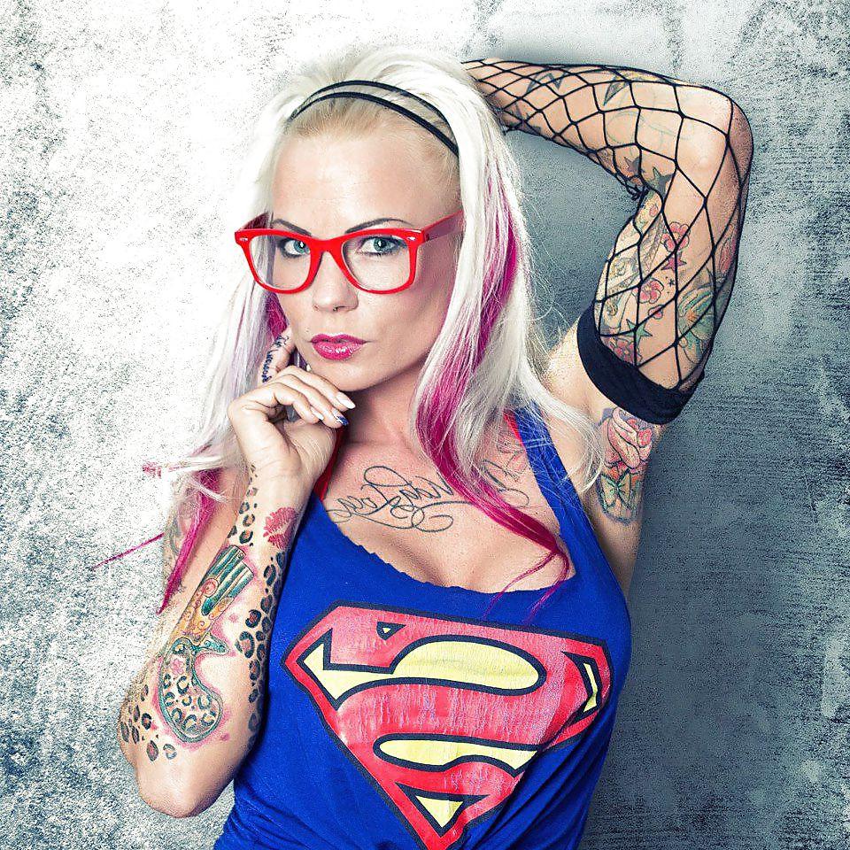 25P Tattoo models (female) 22.1