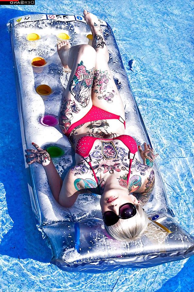 25P Tattoo models (female) 22.1