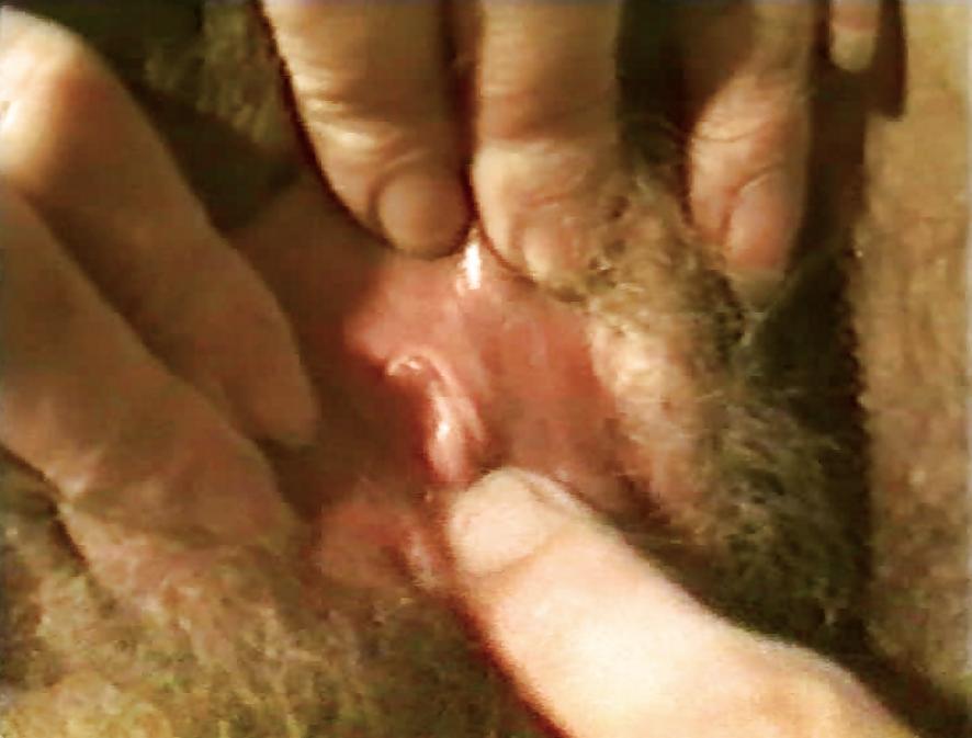 12P SAG - Sexy Bitch Hairy Pussy Play 05 - Fotzenspiel