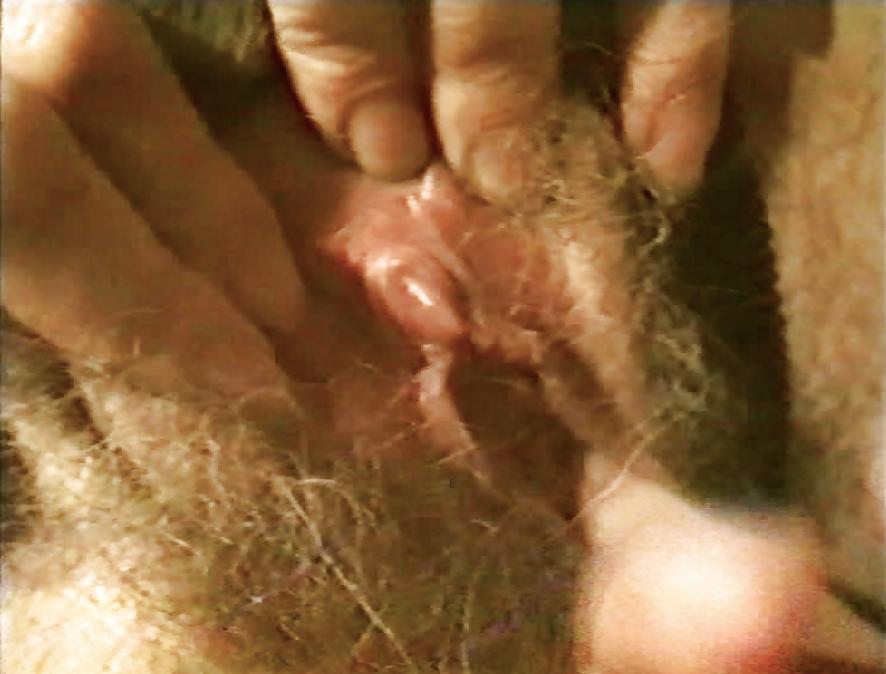 12P SAG - Sexy Bitch Hairy Pussy Play 05 - Fotzenspiel