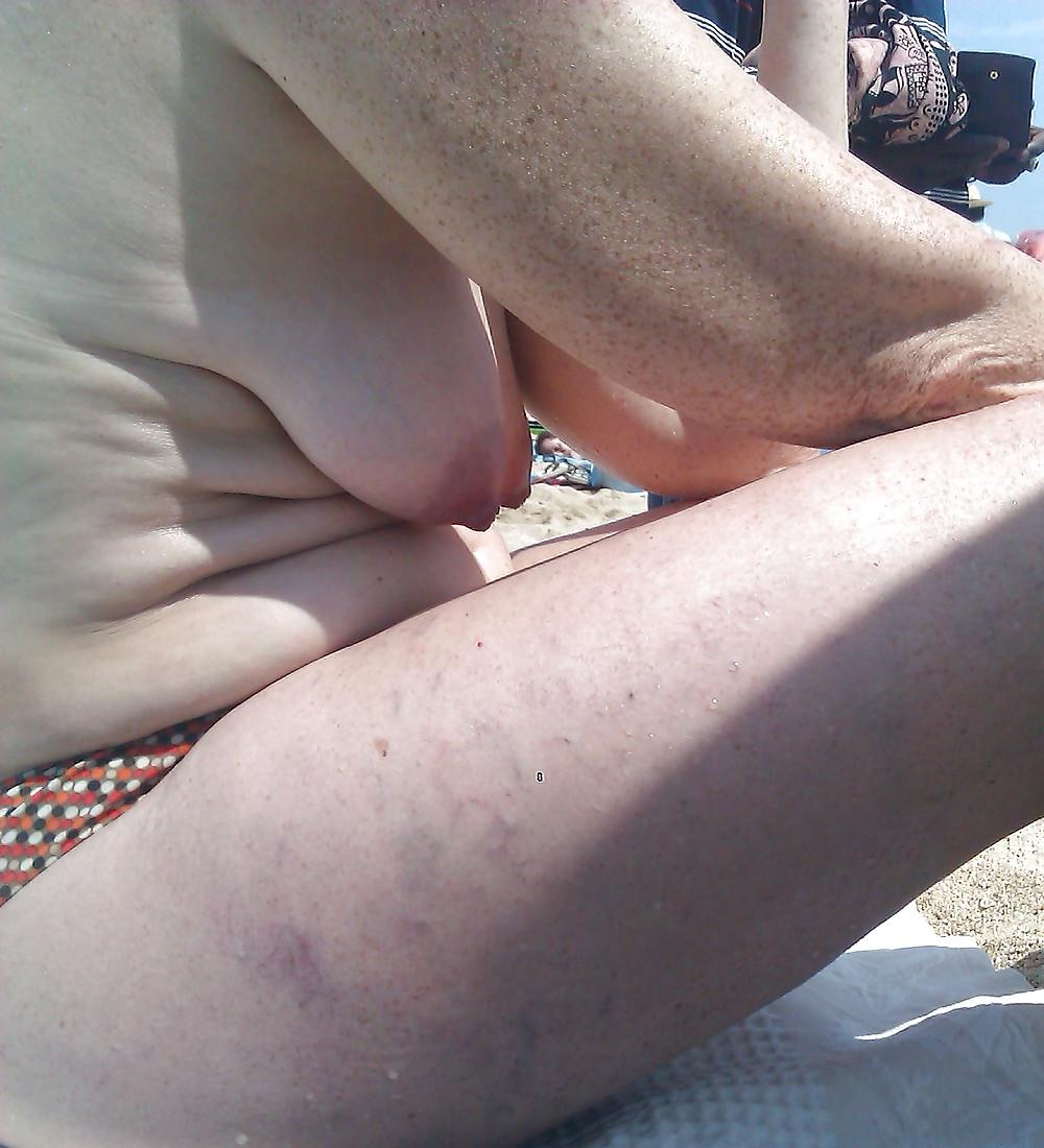 6P Wife topless