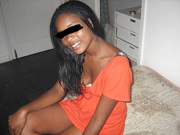 7P Ebony Tourist & Casual Gigolo