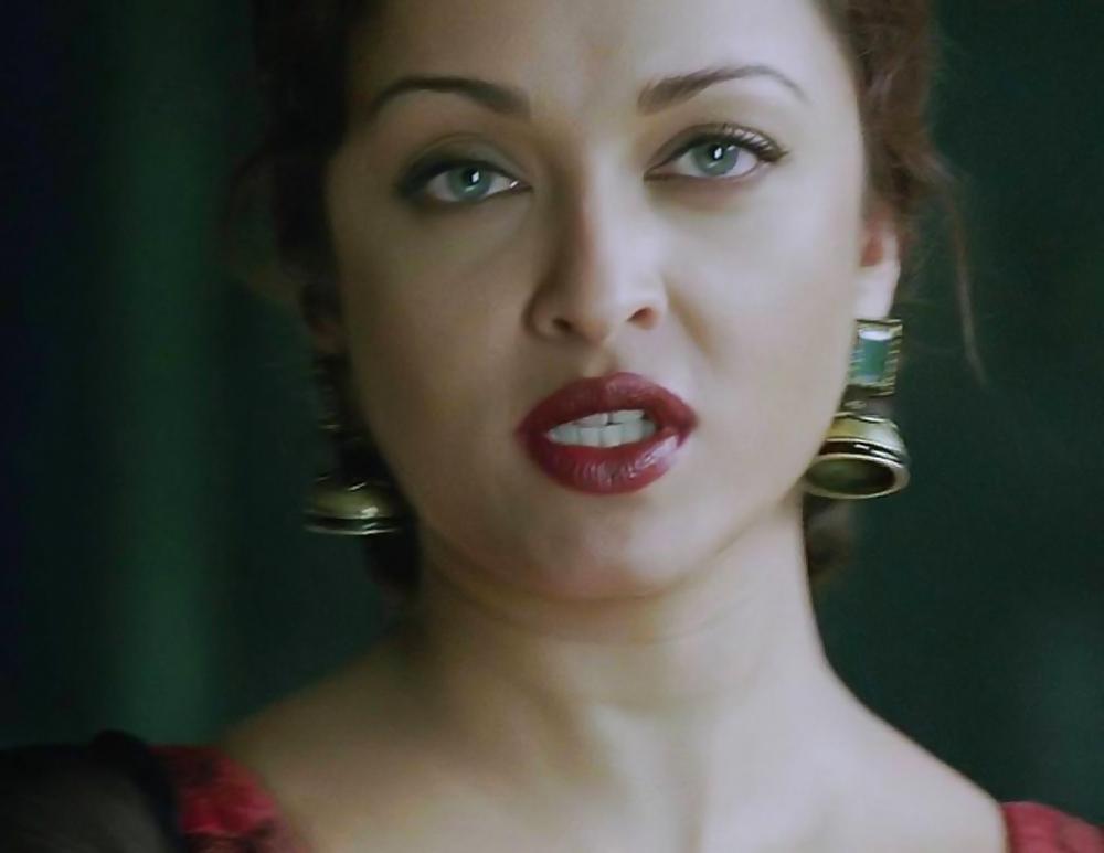 14P Sex Goddess- Aishwarya Rai!!!
