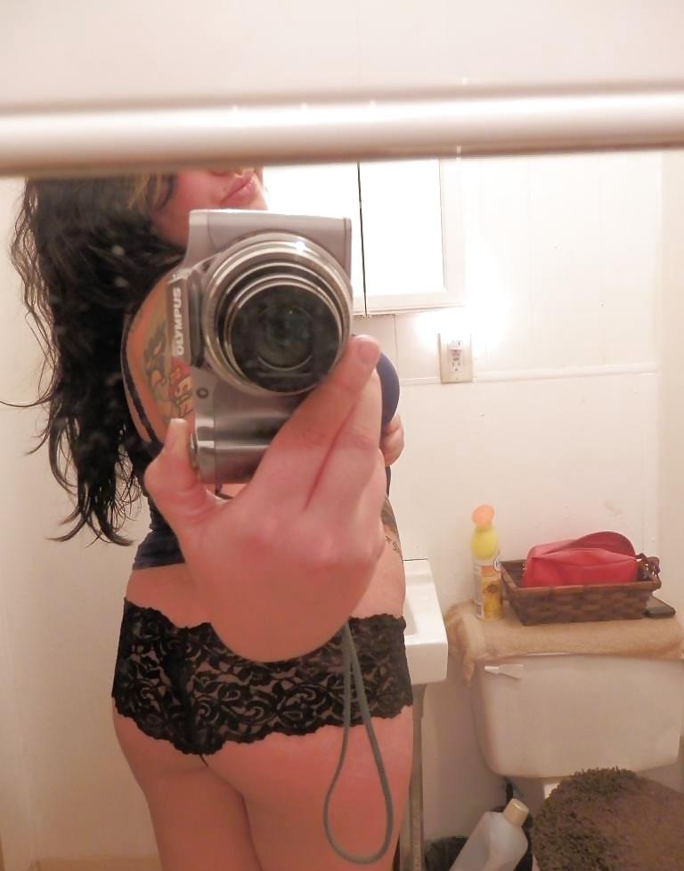 12P Chubby girl with tattoos 