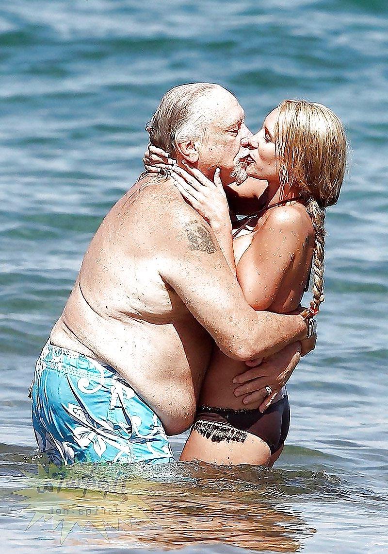 15P Money or real love?