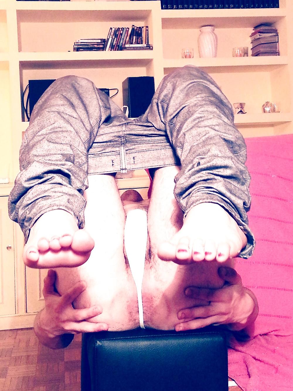 18P Ass trap sissy feet 