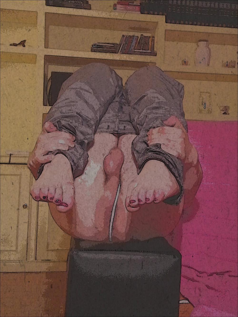 18P Ass trap sissy feet 