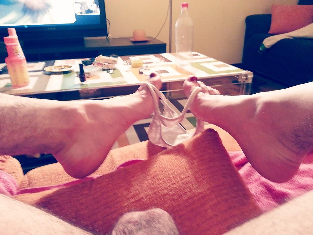 18P Ass trap sissy feet 