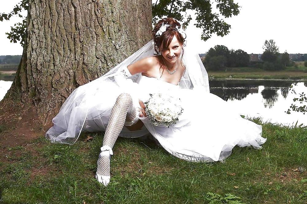 15P Here CUMS The Bride 03