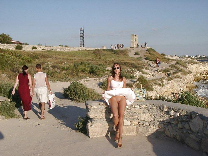 21P Naked in Public #140