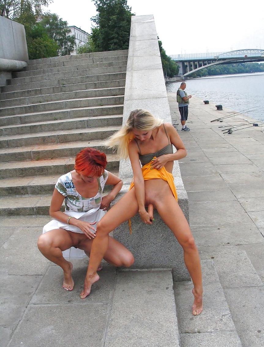 21P Naked in Public #140