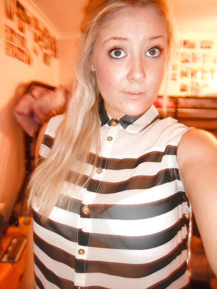 11P Me - Sexy Chubby Teen Slut