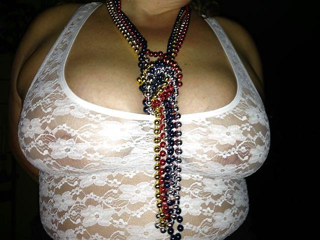 8P Wife Exposed in Public