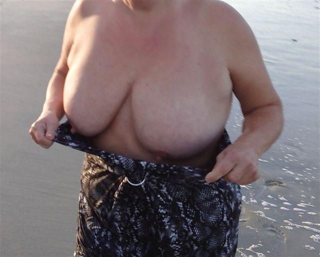 8P Wife Exposed in Public