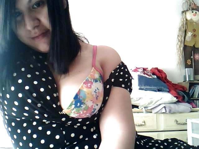 25P Chubby mexicana Nora selfpics 1