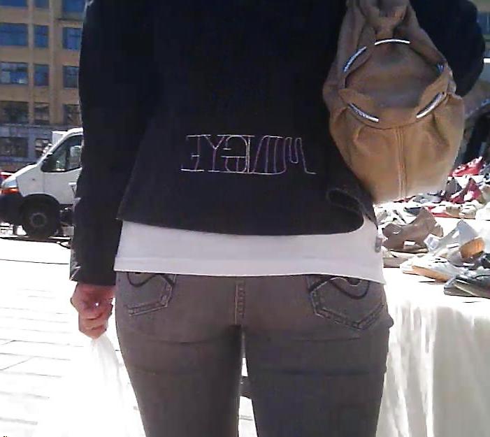13P Chinese Ass in Jeans