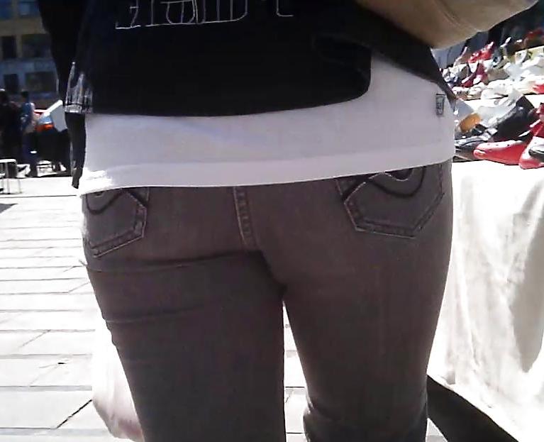 13P Chinese Ass in Jeans