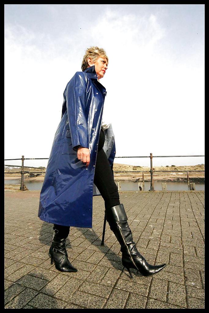 15P Georgie a sexy mature fetish queen goddess