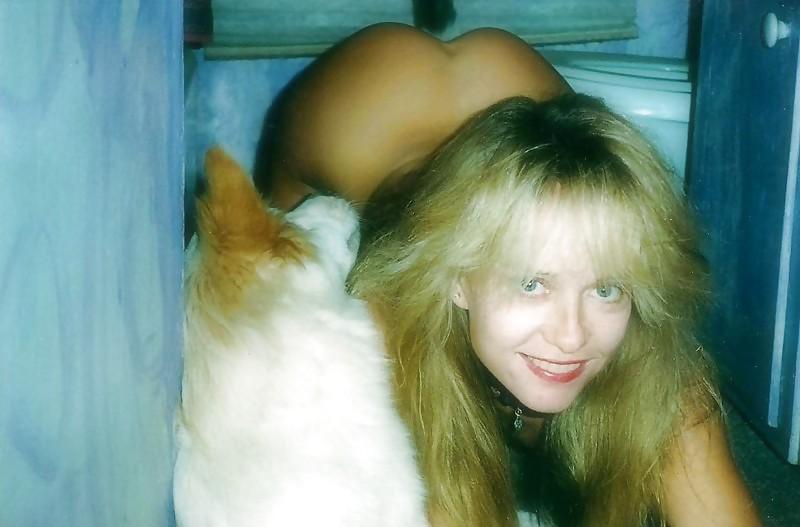 25P 80s Scream Queen - Linnea Quigley
