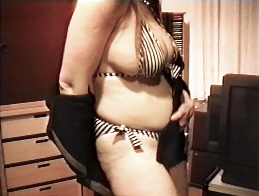 10P SAG - Hot Voluptuous Big Boobed Bikini Bitch 08
