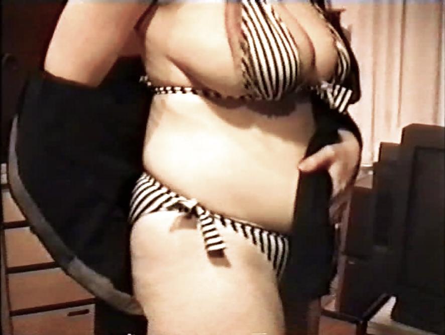 10P SAG - Hot Voluptuous Big Boobed Bikini Bitch 08