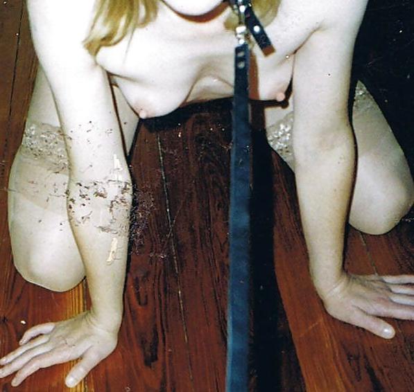13P Kinky look. pale-skinned girlfriend on REAL selfmade pics