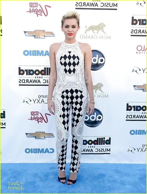 13P Miley Cyrus billboard music 2013