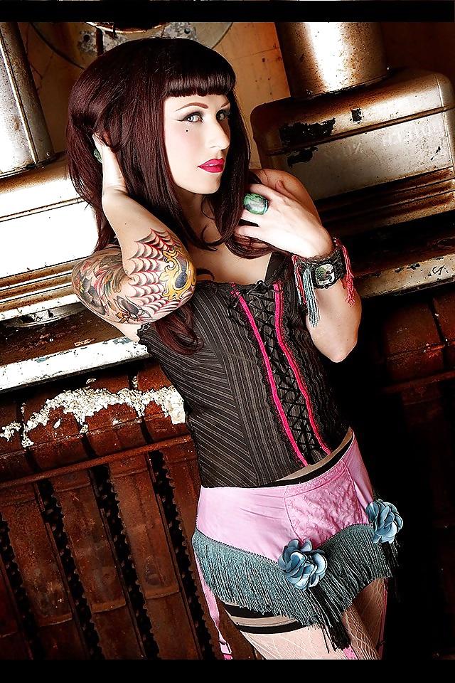 25P Tattoo models (female) 19.1