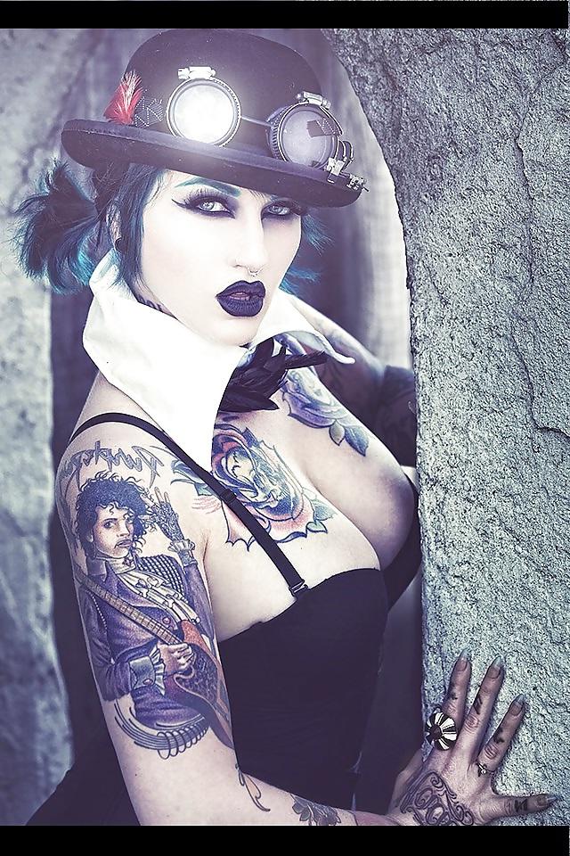 25P Tattoo models (female) 19.1