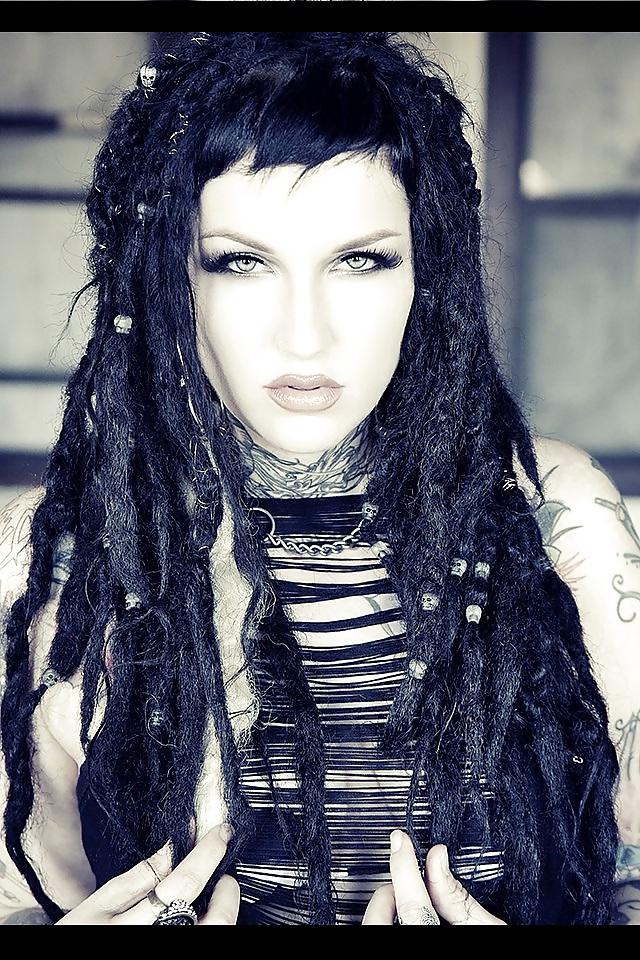 25P Tattoo models (female) 19.1