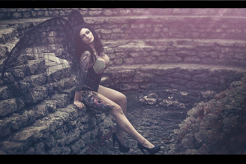 25P Tattoo models (female) 19.1