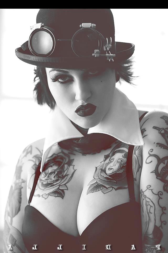 25P Tattoo models (female) 19.1
