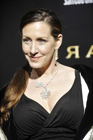 7P Joely Fisher-Real MILF Goddess