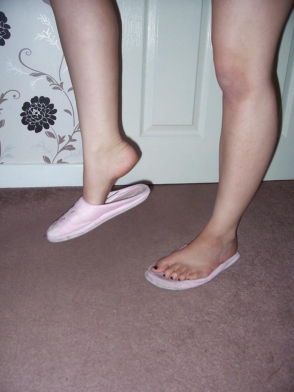 25P Sexy feet dildo action nice pussy and tits