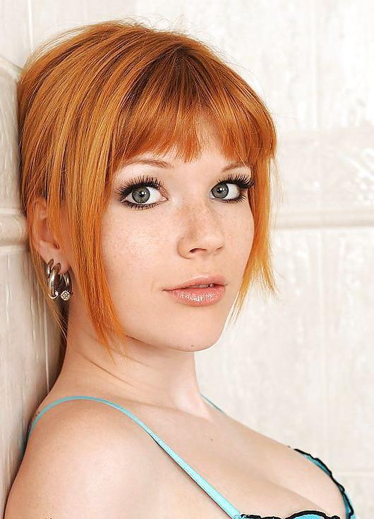 16P Cute Redhead Teen Ready to Showers 