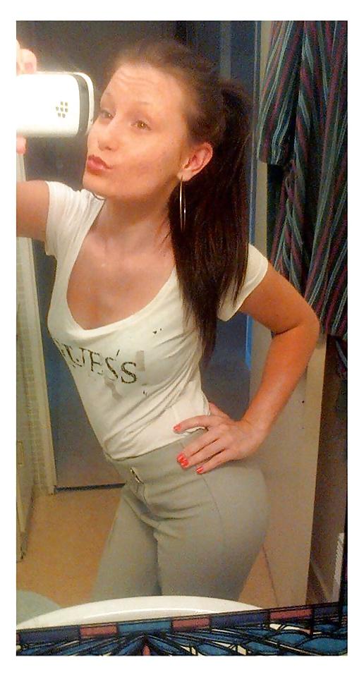 24P Amandine une vraie tete de petasse bitch