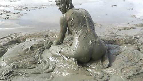 11P Perfect Storm - Beautiful Women - Mud