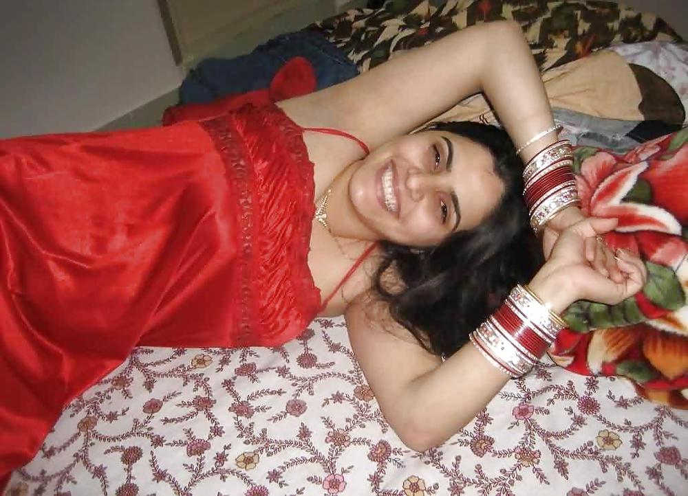 19P Juicy Bhabi