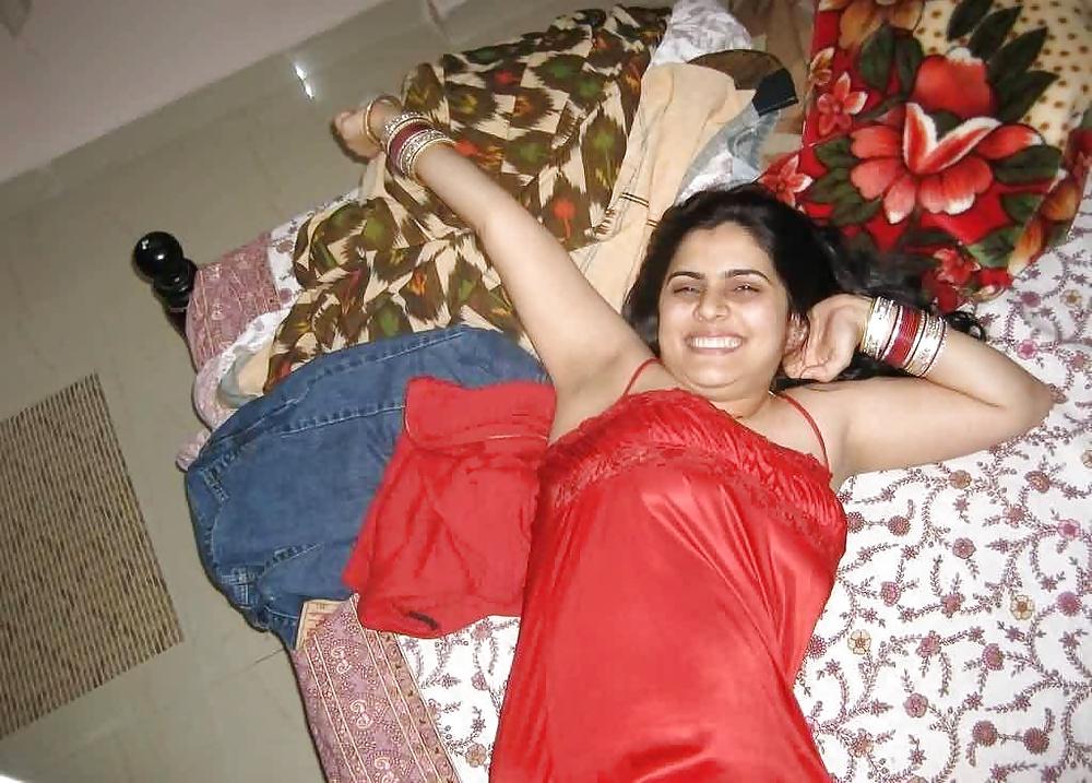 19P Juicy Bhabi