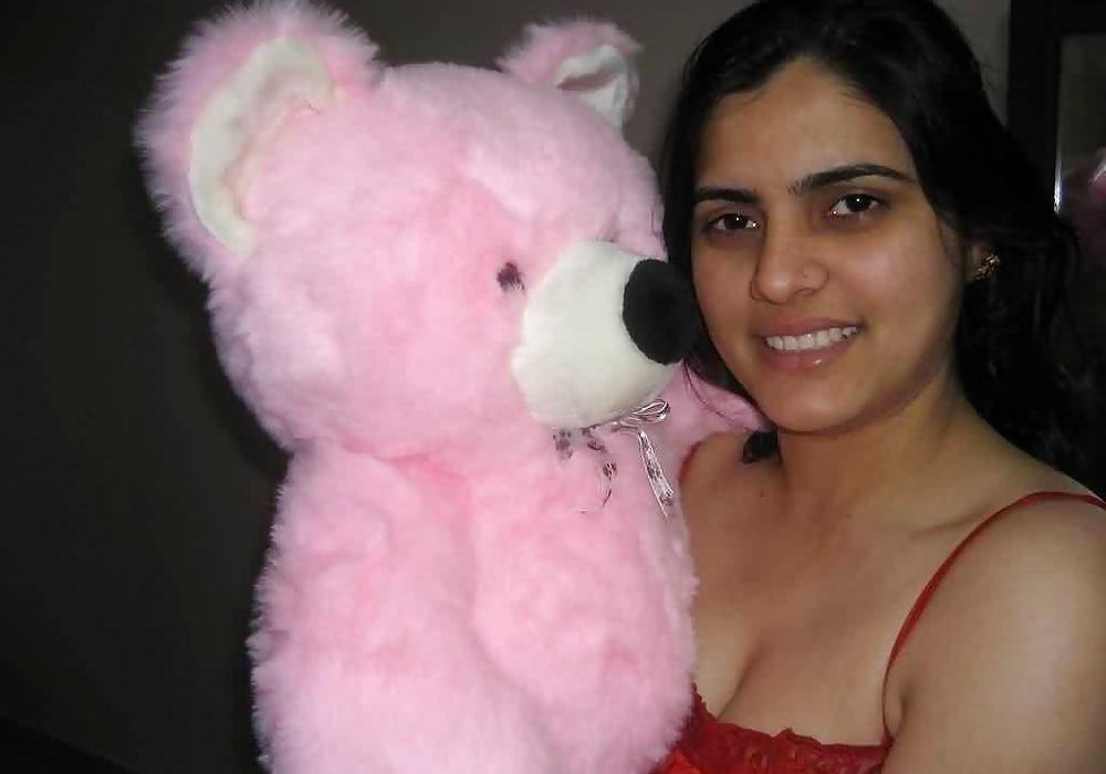 19P Juicy Bhabi