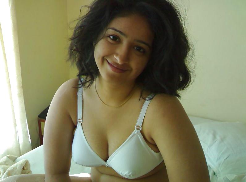 19P Juicy Bhabi