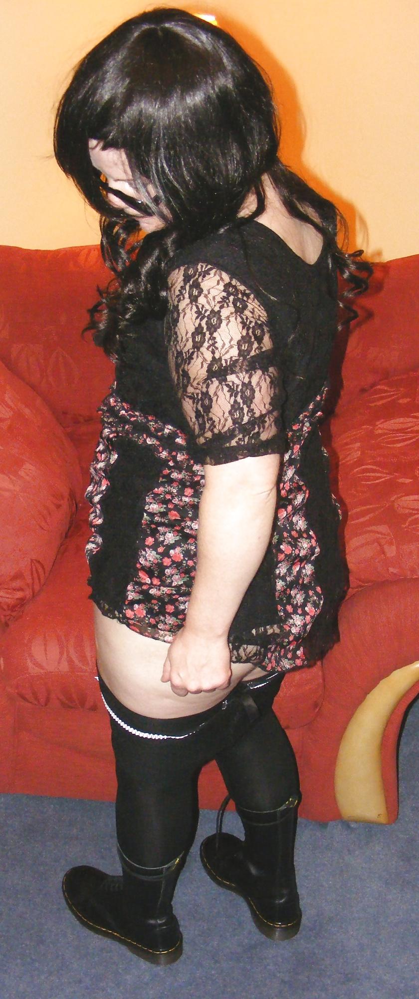 25P Curvy goth slut