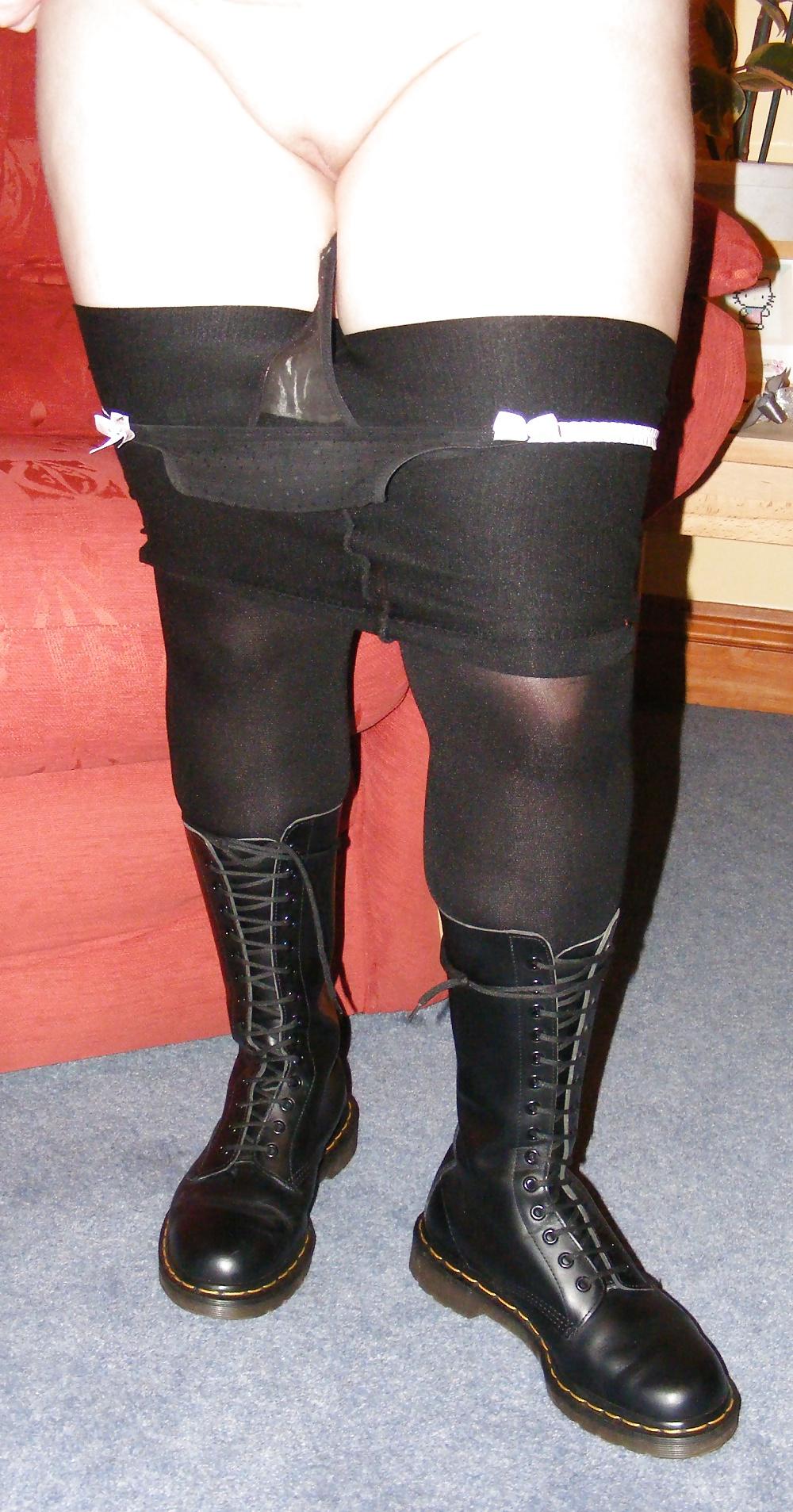 25P Curvy goth slut