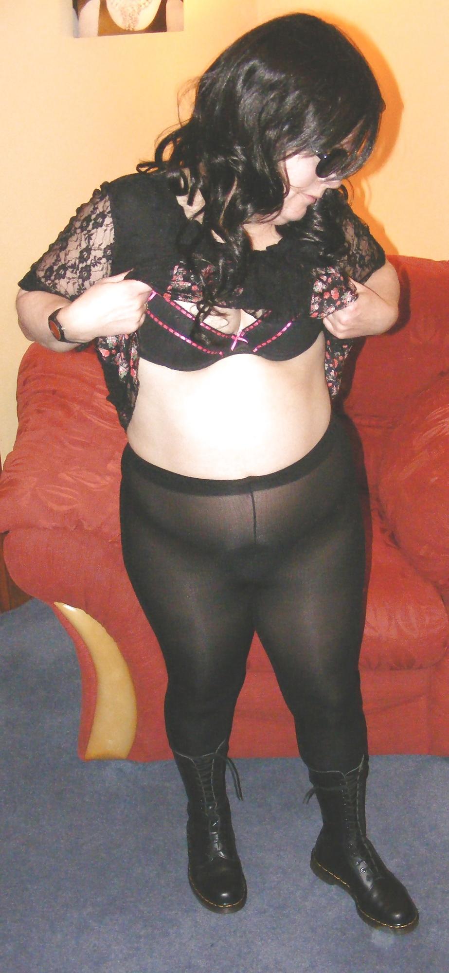 25P Curvy goth slut