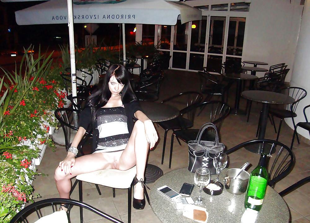 25P Who's this hot bitch?