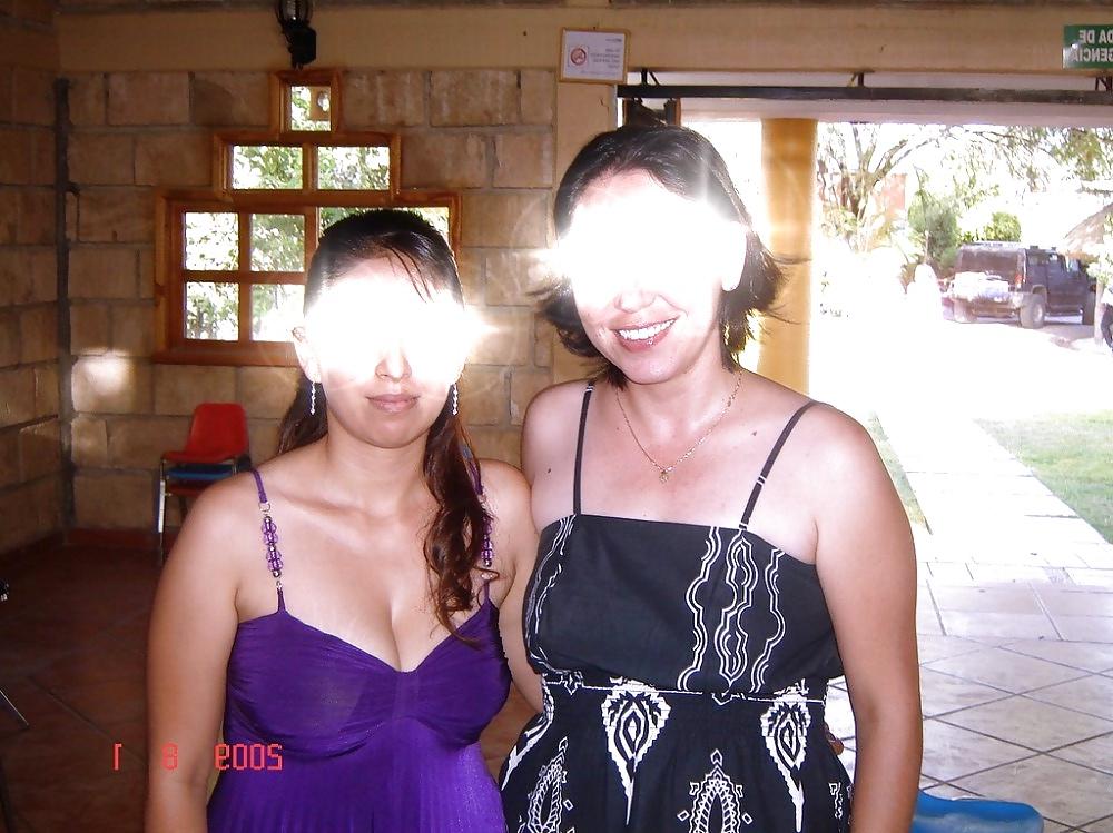 24P Kinky Lucy Ashley Bisex Amateur 3 con Censura