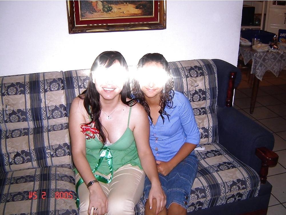 24P Kinky Lucy Ashley Bisex Amateur 3 con Censura