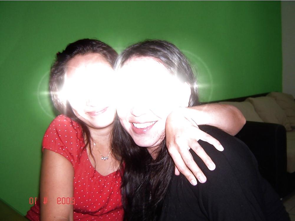 24P Kinky Lucy Ashley Bisex Amateur 3 con Censura