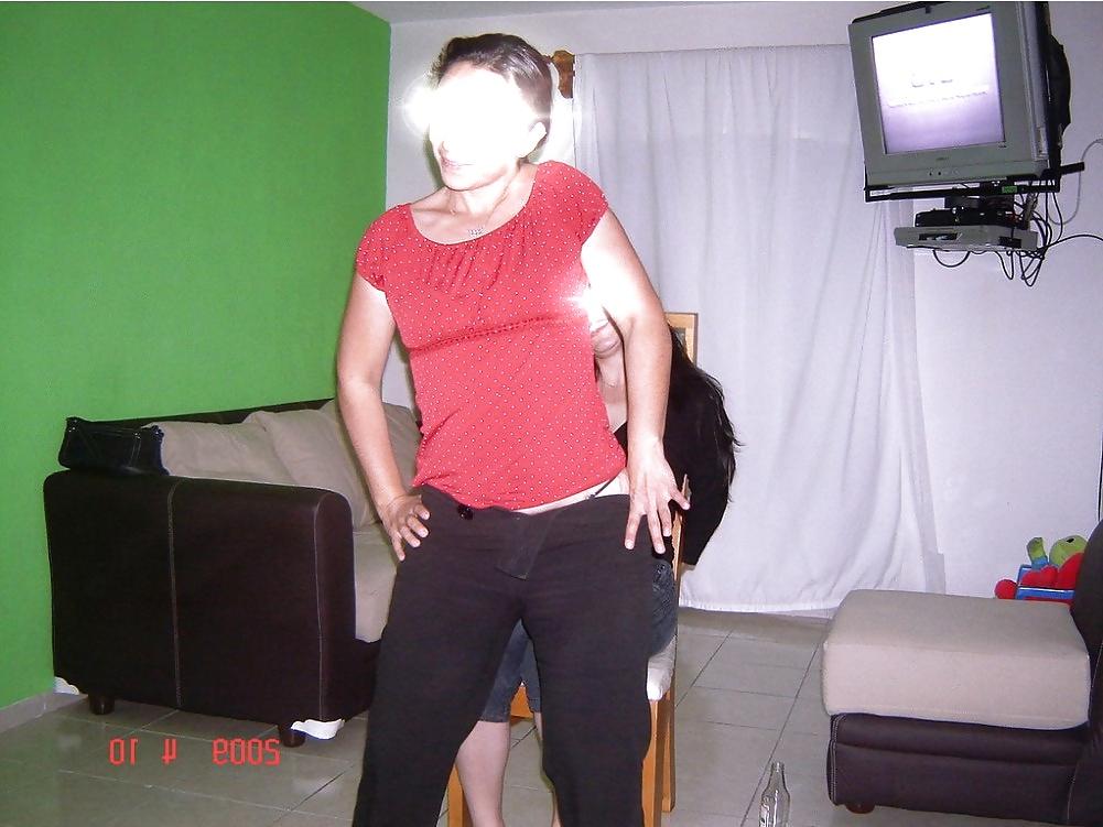 24P Kinky Lucy Ashley Bisex Amateur 3 con Censura
