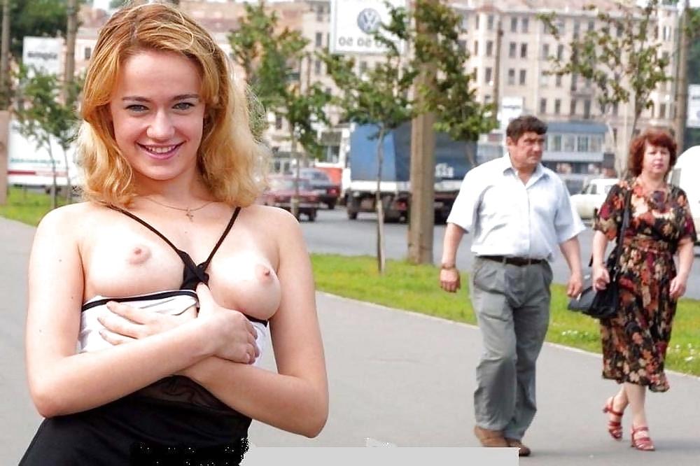 23P More upskirts in public - N. C. 